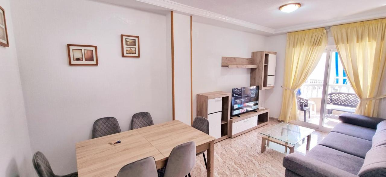 Grand Appartement A 5Min De La Plage Torrevieja Exterior photo